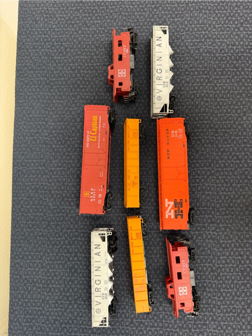 HO Scale Train Freight Car Set - Red, Orange & White, Caboose